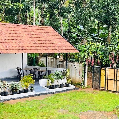 Partho Home Stay Padinjarathara 外观 照片
